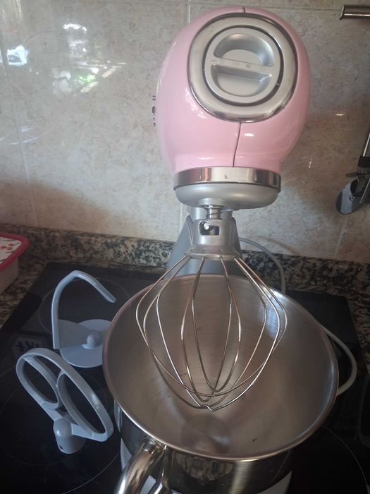 Batedeira SMEG cor Rosa Semi nova