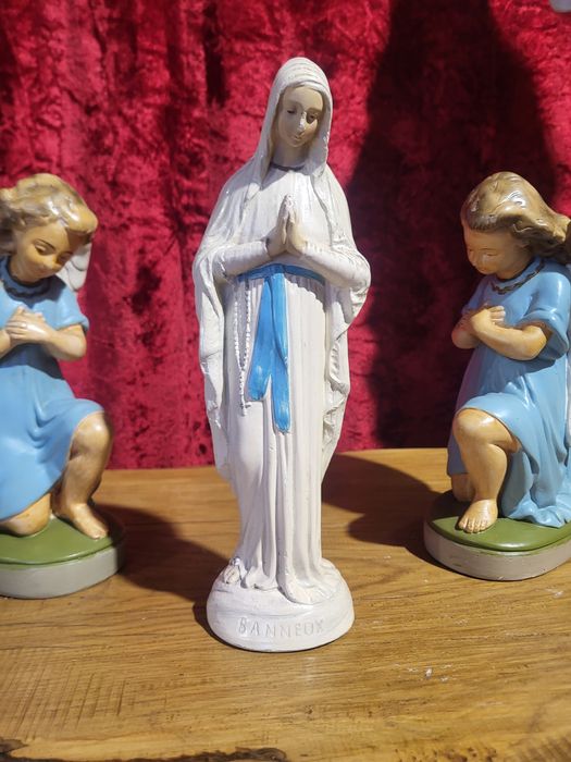 Matka Boża Ubogich Maryja z Banneux