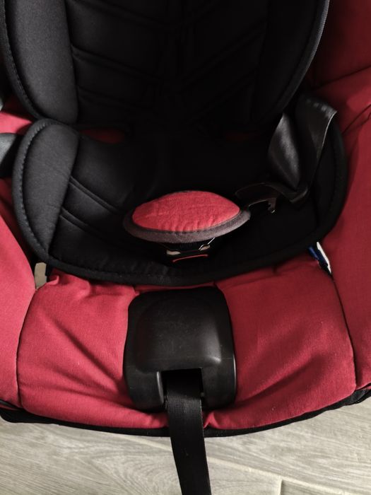 UbSprzedam fotelik samochodowy akkid minikid 2
