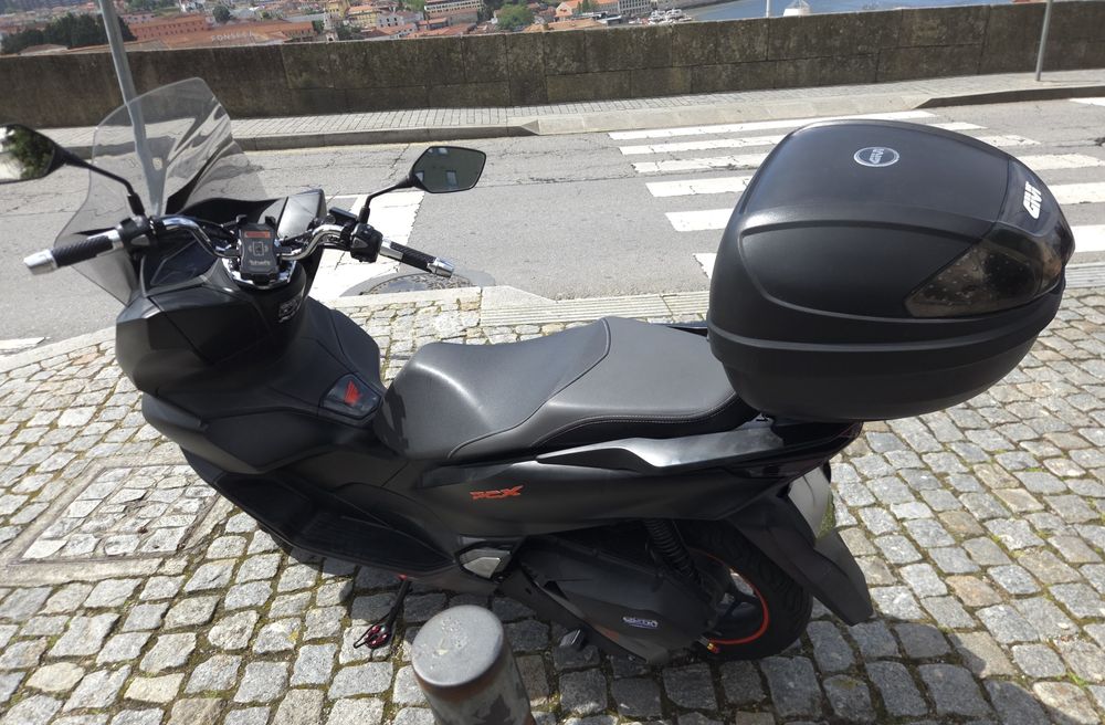 Honda pcx 125, com extras .