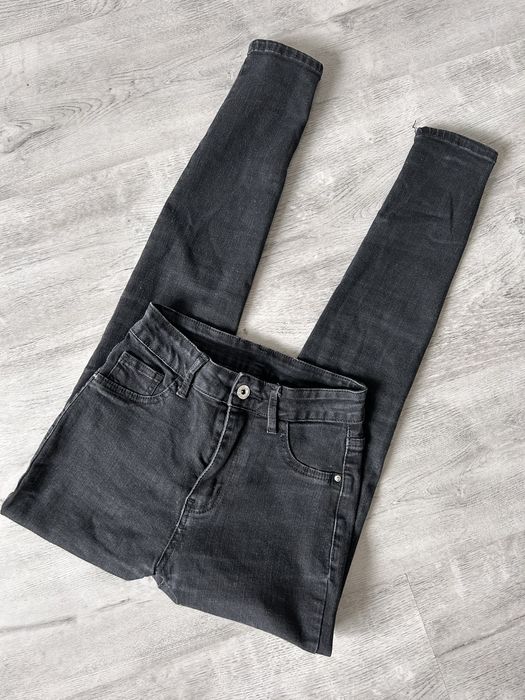 czarne spodnie rurki  S z wysokim stanem