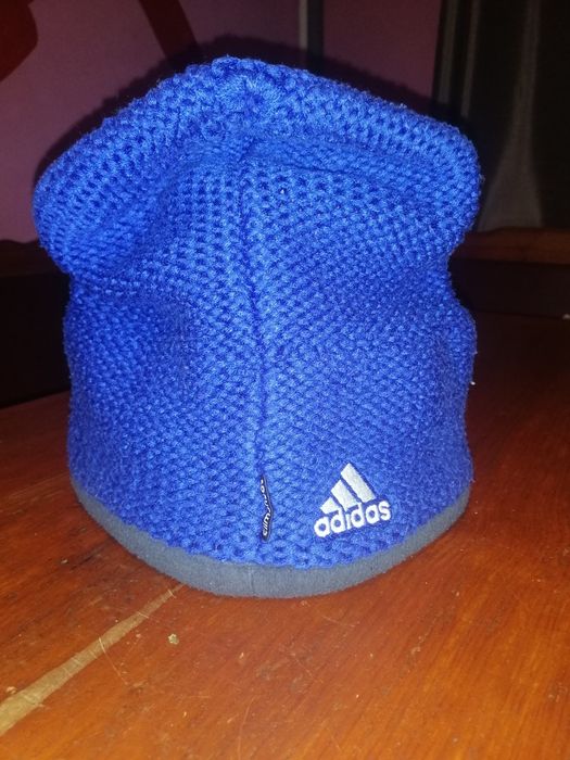 Зимняя шапка адидас