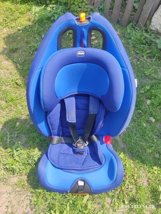 Автокрісло Chicco Gro-Up, група 1/2/3