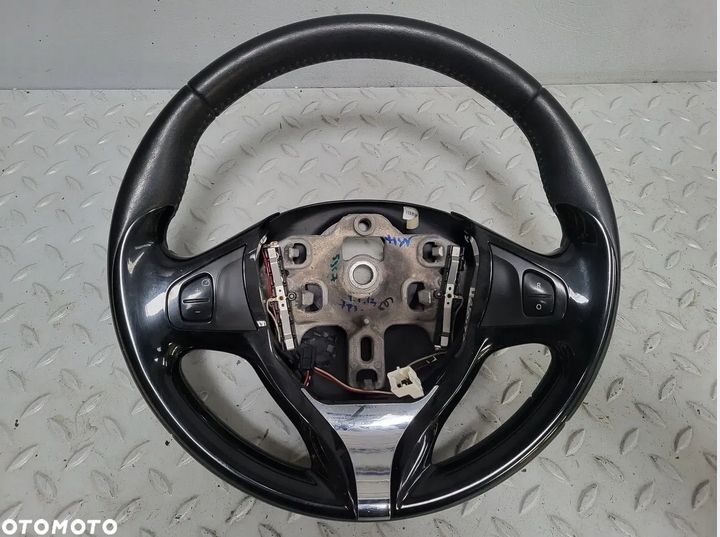 kierownica skóra skórzana renault clio iv 4 12- bardzo ładna