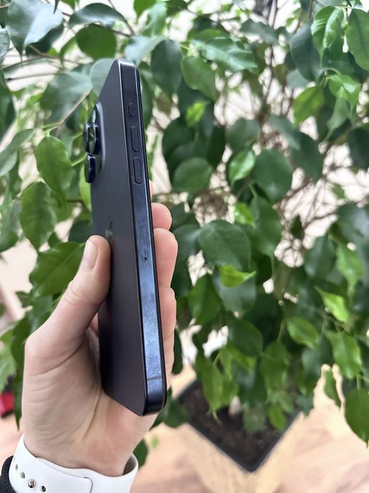 Продам Айфон 15 Pro Max
