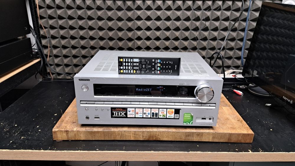 Amplituner Onkyo TX-NR727 z pilotem
