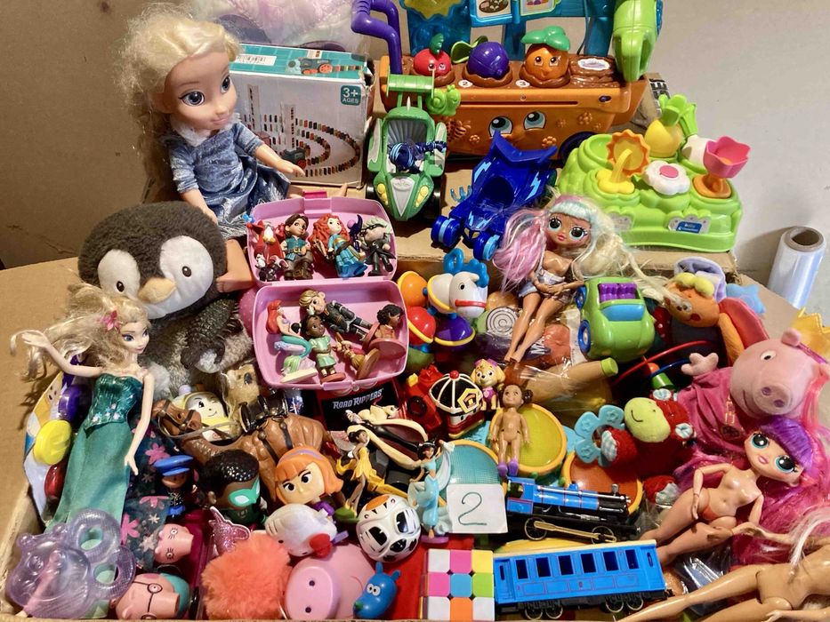 Іграшки секонд Англія та Шотландія