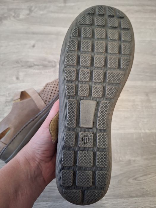 Nowe buty skórzane rozmiar 41 tęgość H