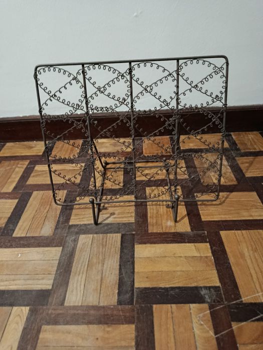 Suporte para livros rústico