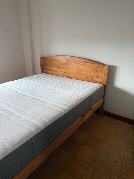 Cama de casal sem colchão