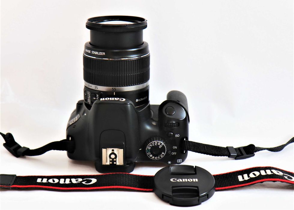 Canon 550D com lente Canon 18-55mm máquina fotográfica digital reflex