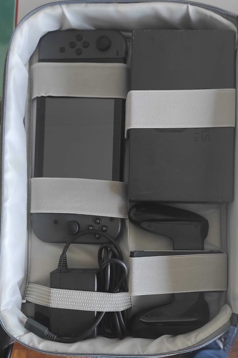 Mala Transporte Cinzenta -Nintendo Switch