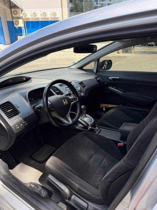 Продам Honda Civic 4D 2008 газ/бенз