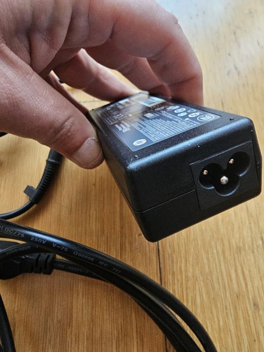 Carregador HP 64,75W
