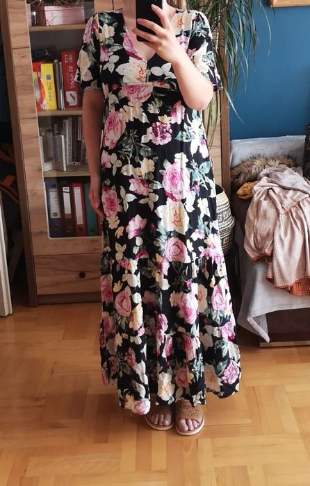 Długa sukienka w kwiaty