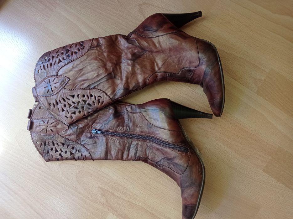 Kozaki damskie brązowe skórzane rozm. 38