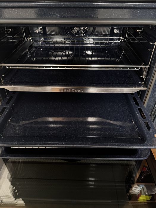 Piekarnik Samsung Dual Cook NV70M5520CB