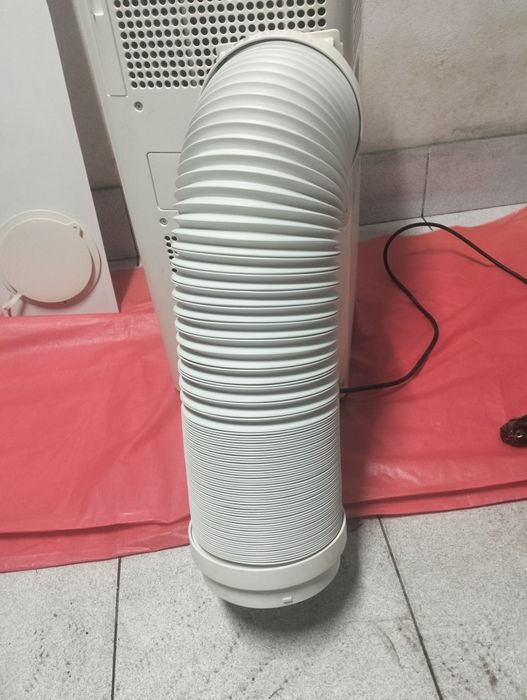 Ar condicionado e desumidificador Rowenta  Turbocool + 5020fo 83m3 1000 Btu com comando