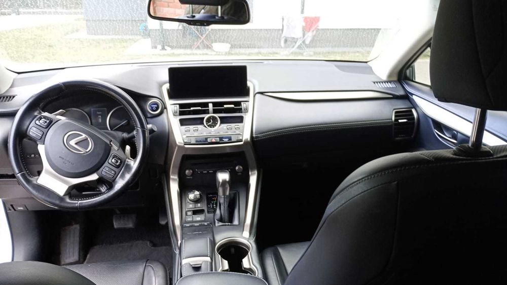 Lexus NX 300h Salon PL