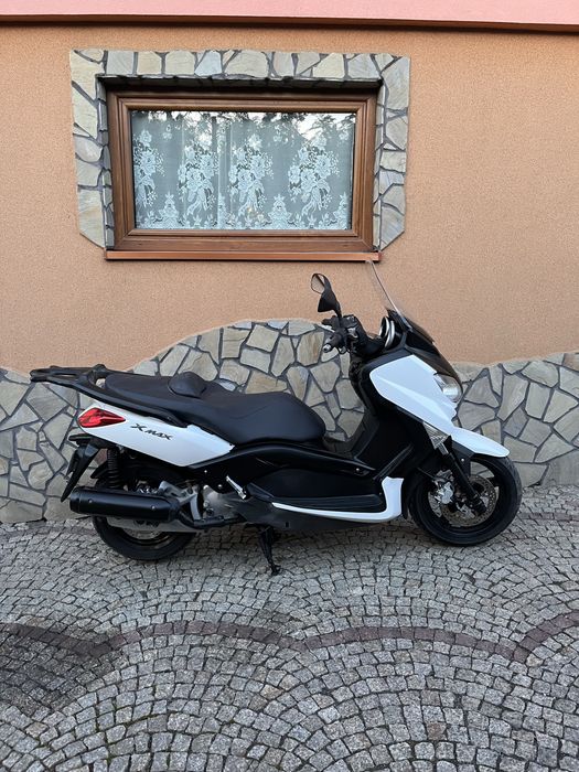 Yamaha X-max 125