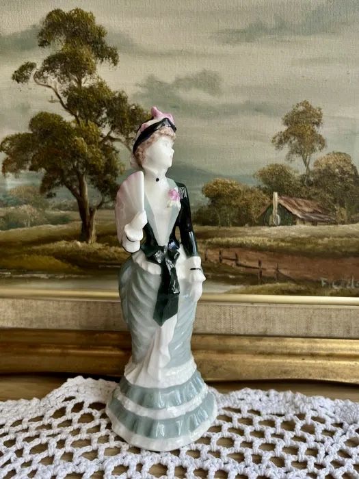 Elegancka Coalport kolelcjonerska 8x figurka Lalka Anglia Porcelanowa