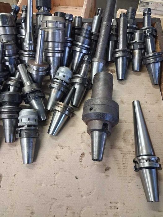 Cones diversos ISO 50, ISO 40, BT 40, BT 50, SK30, 230 unidades