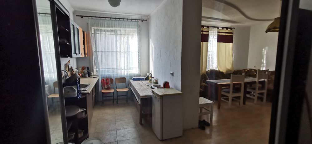 Будинок Незвисько, 18с.землі