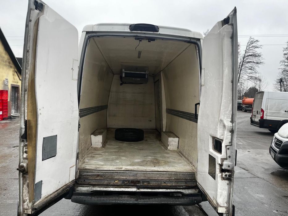 Iveco 2.3 rok 2012 z chłodnia