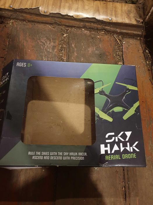 Dron Sky Hawk Uszkodzony