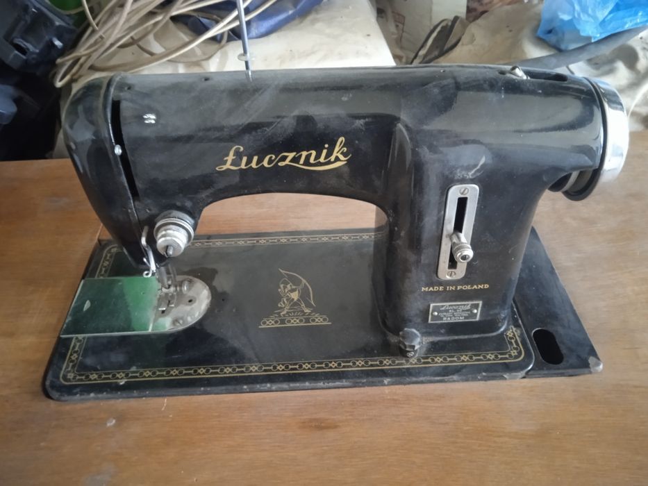 Швейная машина  ножная ,