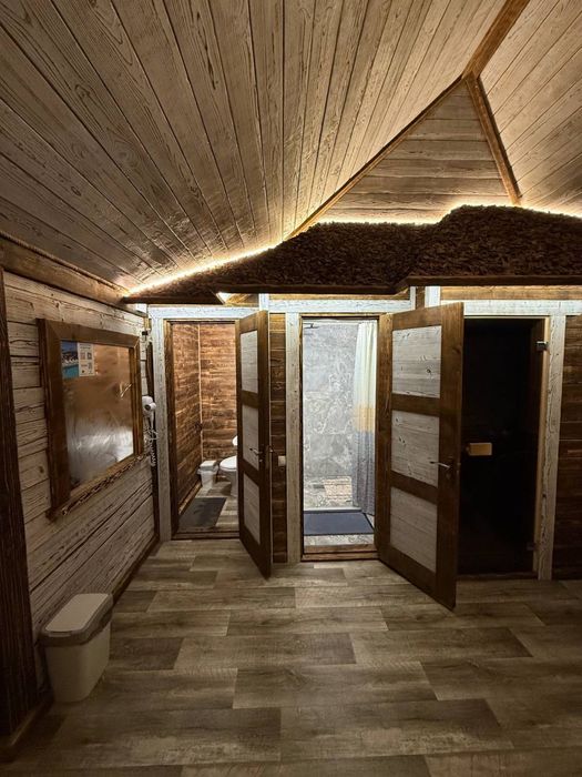 РОЗКІШНЕ СПА • Чани Джакузі Сауна Басейн • Котеджі ВІД ВЛАСНИКА