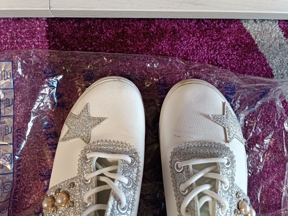 Продам кроссовки