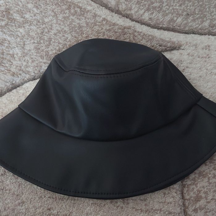 Жіноча стильна панама з екошкіри в ідеальному стані