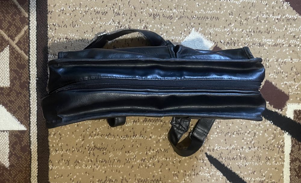 Продам сумку для ноутбука 15 дюймів