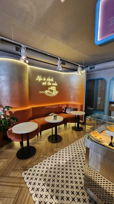 Сдам фасад 216 м2 Королева 18, БЕЗ коміссії під кафе,банк,клініку