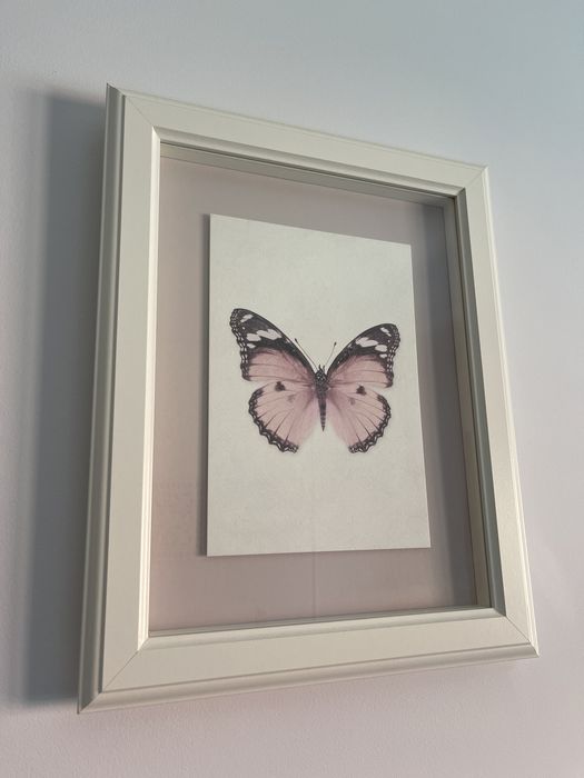 Quadro ikea com borboleta como novo