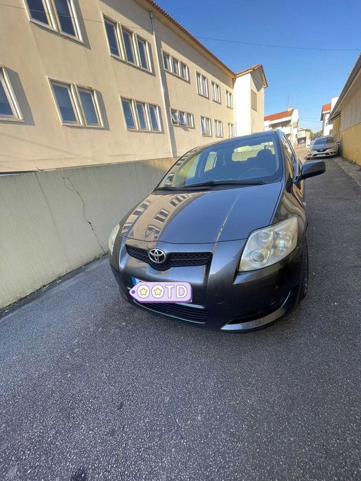 Toyota Auris 1.4 D-4D Active Cinza