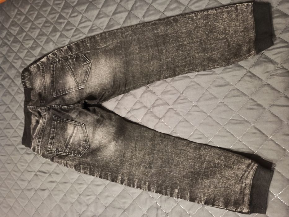 Spodnie jeansy chłopięce Reserved r. 140