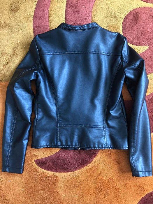 Куртка шкіряна жіноча Розмір 36 S ідеальний стан
