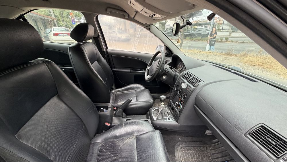 Ford Mondeo 2003 (2.0 tdci) – Ideal para Reparo ou para Peças (4 Pneus Novos) foto 4