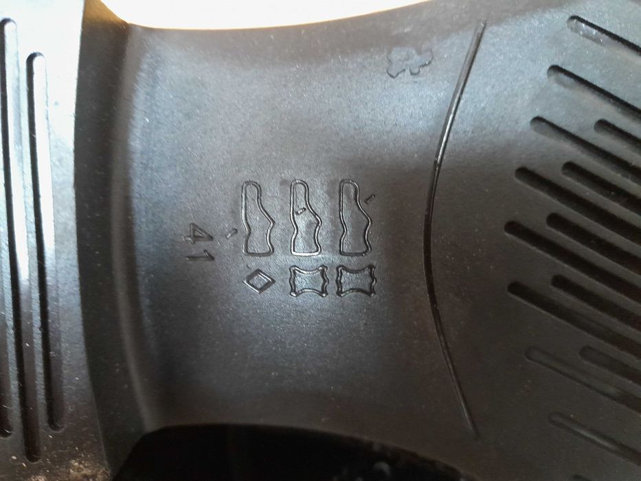 buty skórzane lakierowane NOWE 41-42 (27,5cm)