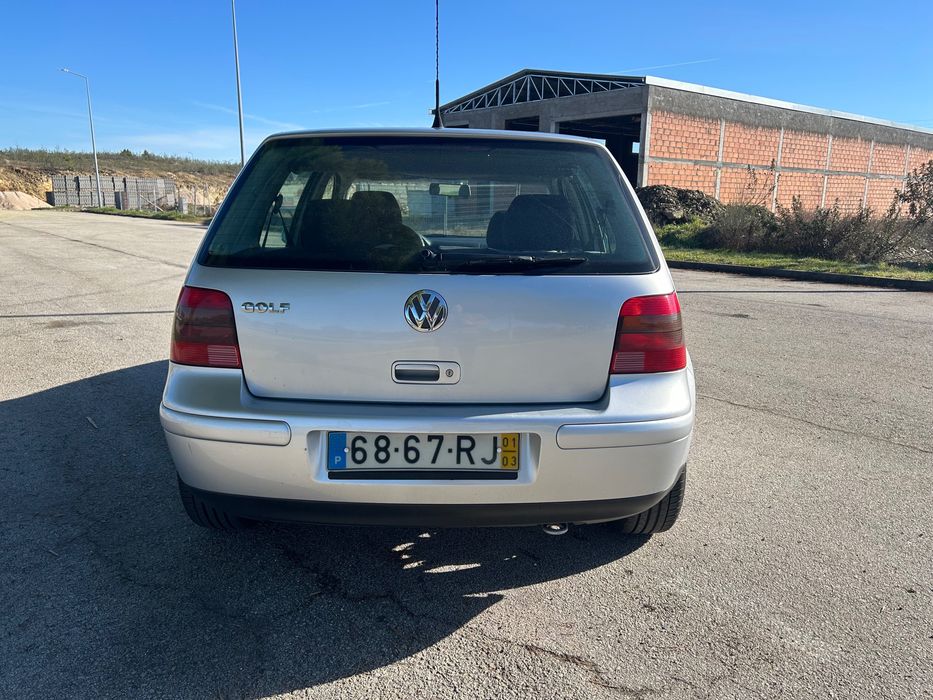 Volkswagen Golf 4 1400cc 16v com AC edição 25 anos com 213000km