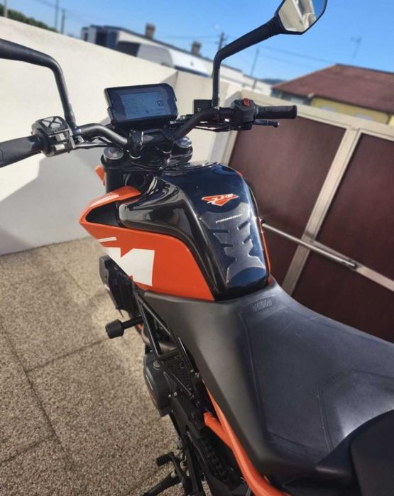 Mota KTM Duke 125
