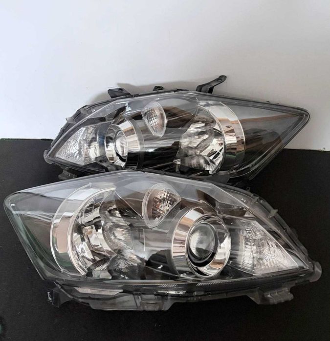Lampy Przednie Reflektory Toyota Auris Lift Zwykłe Soczewki Ciemne eu