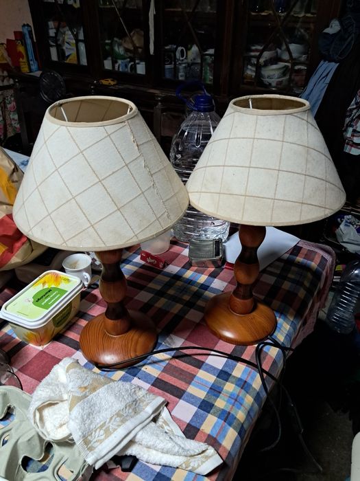 Dois candeeiros de mesa