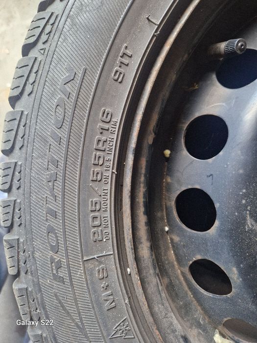 Koła do Renault z oponami zimowymi 205/55R16 2szt