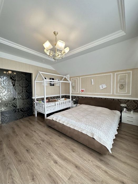 Продам дом с бассейном Обуховка ,Лес ,Река