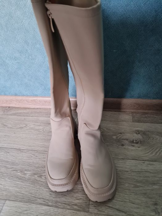 Жіночі осінні сапоги