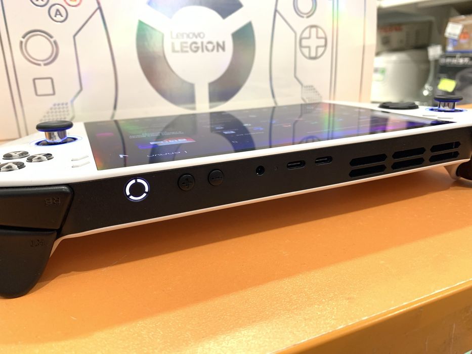 Игровая консоль Lenovo Legion Go S8 ARP 1. 1Tb
