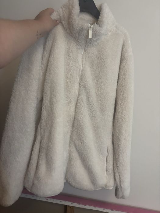 Casaco de frio peludo branco